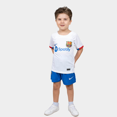 Kit Barcelone 23/24 pour enfants à l'extérieur